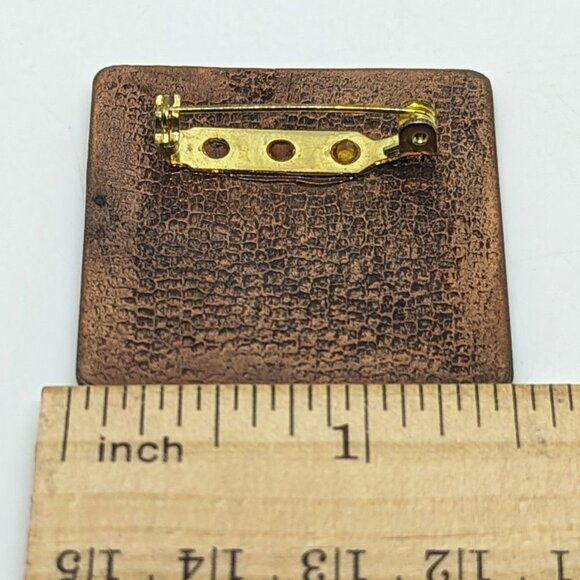 Vintage Copper Enamel Christmas Tree Pin Brooch With Textured Edge Holiday Gift - Picture 2 of 2